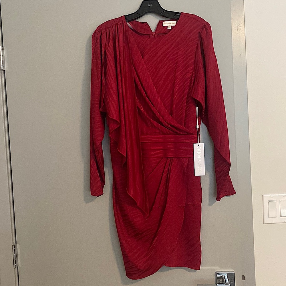 Ronny kobo dress. Brand new. Perfect for outgoings and to party !!